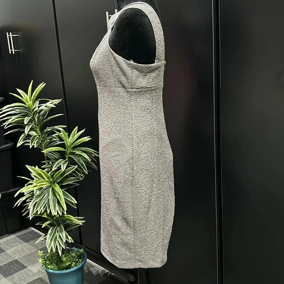 Jessica Howard Midi,metallic thread,sleeveless,scoop neck,slit back hem,zip back - Picture 4 of 14